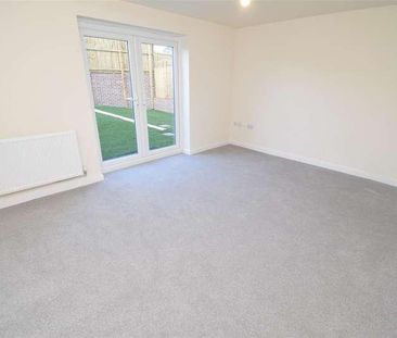 Yarn Crescent, Wakefield, WF2 - Photo 3