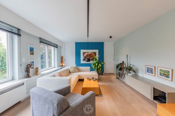 Trendy gelijkvloers appartement met fijn terras én autostaanplaats - Foto 1