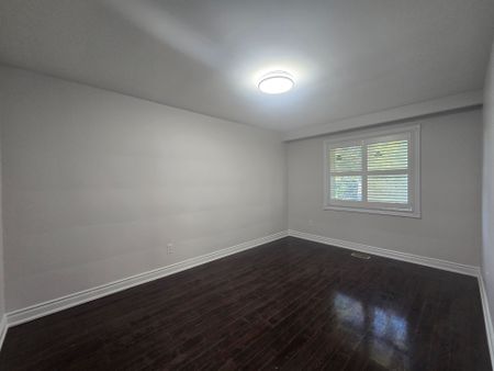 For Lease - 24 Roskell Crescent, Toronto, Ontario - Photo 3