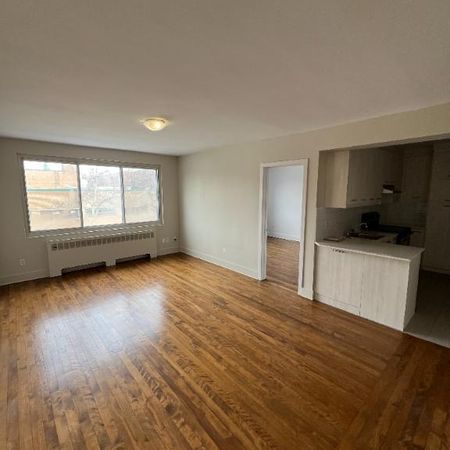 5½ Apartments Available (All Included) - A louer • For Rent - Photo 4