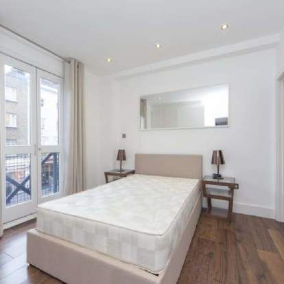 2 bedroom property to rent in London - Photo 1