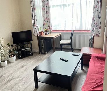 Room in a Shared House, Sudbury Heights Avenue, UB6 - Photo 4