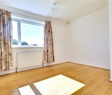 2 bedroom end of terrace house to rent - Photo 5
