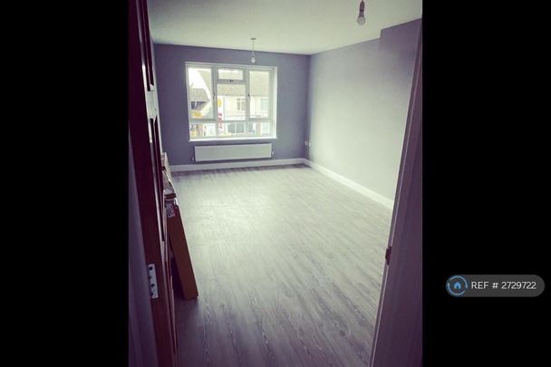 3 bedroom flat to rent - Photo 1