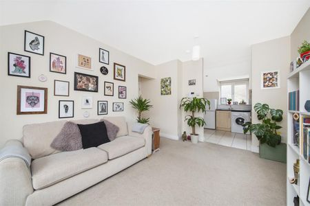 2 bedroom Flat To Let - Photo 5
