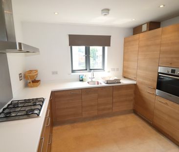 THE BASE - BRENTWOOD - Photo 3