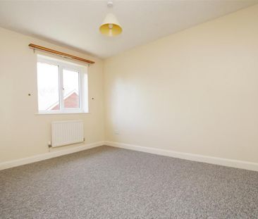 3 bedroom detached house to rent - Photo 2