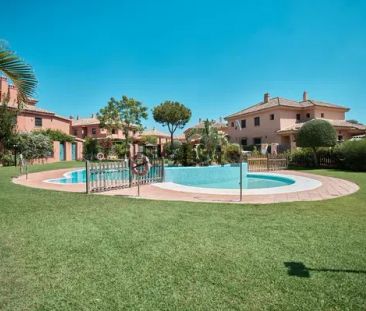 Alquiler de chalet pareado en Vistahermosa - Photo 1