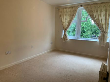 The Avenue, Watford - Photo 2