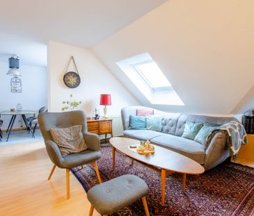 Moderne 2 Zimmer-Wohnung im Dachgeschoss mit Loggia und Stellplatz - Photo 2