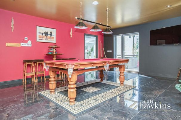 5 bedroom detached house to rent - Photo 1