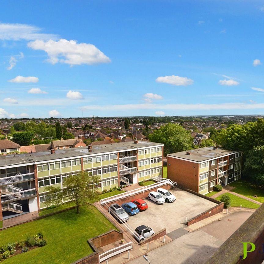 Kenilworth Court, Styvechale, Coventry, West Midlands, CV3 6HZ - Photo 1