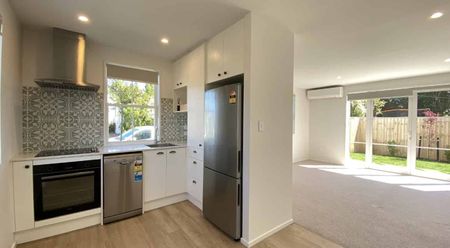Addington Townhouse - Photo 2