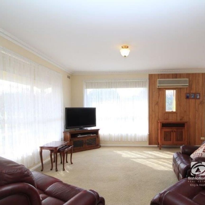 NEAT & TIDY! - Photo 1