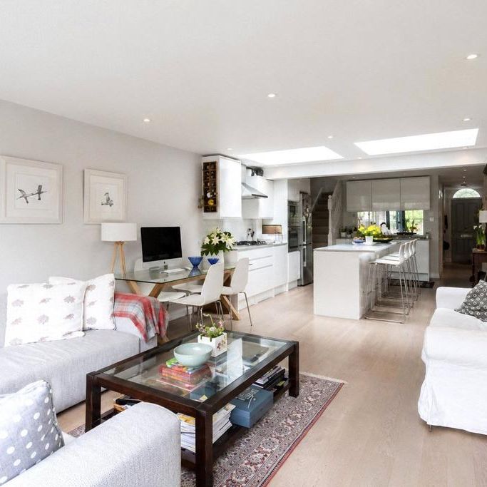 3 bedroom terraced house to rent - Photo 1