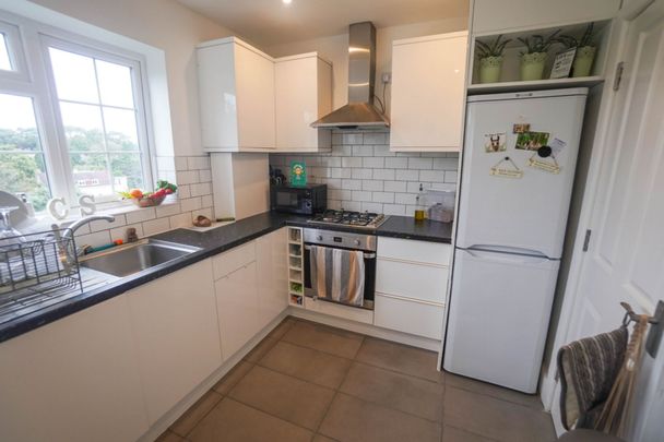 2 Bedroom Flat To Rent in Westbourne - £1,343 pcm Tenancy Info - Photo 1