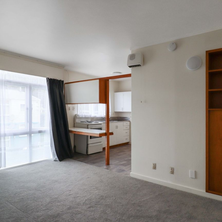 Comfortable bedsits/1 bedrooms - Photo 1