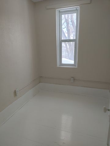 2014 Athol St, Regina - Photo 3