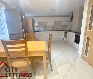 7 Bedroom Flat - Photo 4