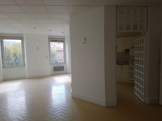 Location Appartement 4 pièces 91m² PRIVAS 07000 - Photo 1