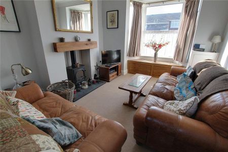 2 bedroom terraced house to rent - Photo 2