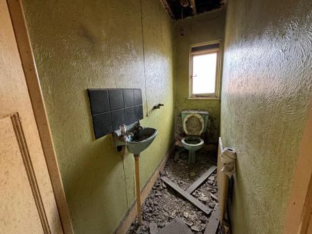 6 bedroom detached house to rent - Photo 4