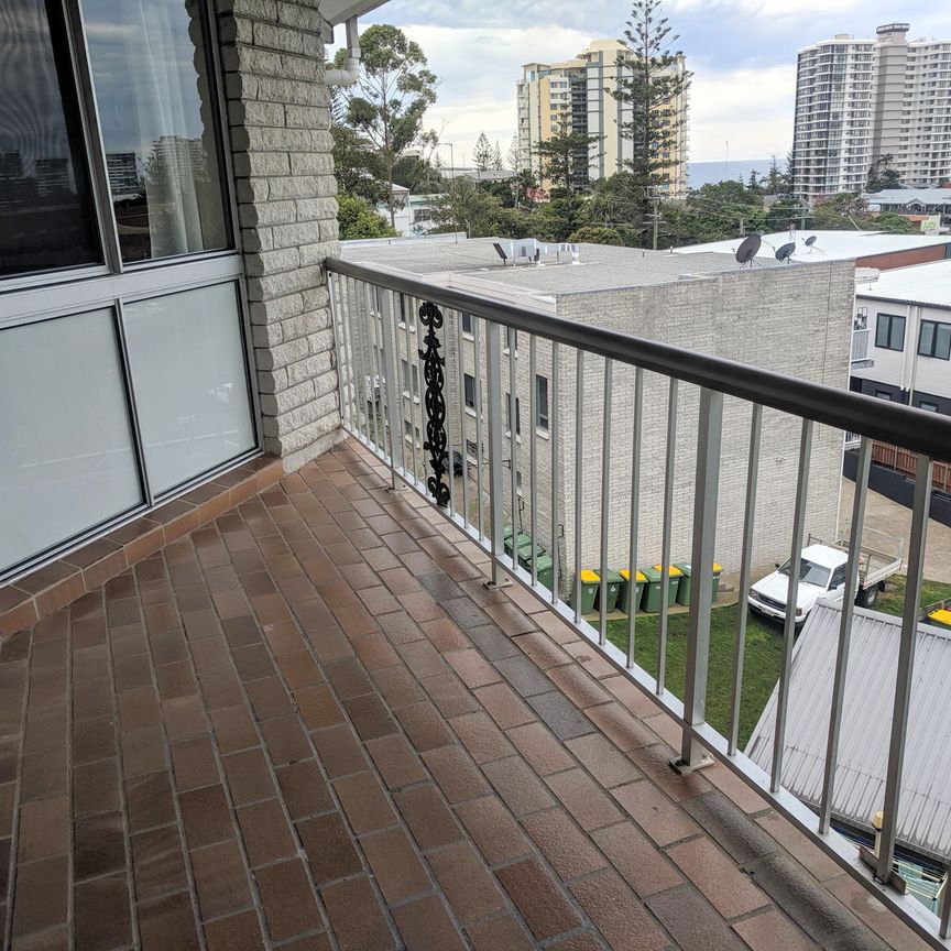 17/126 Musgrave Street, Coolangatta QLD 4225 - Photo 1