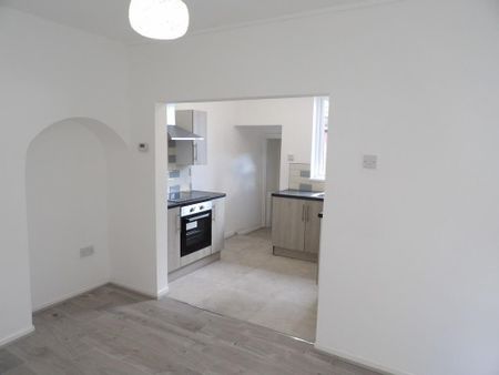 1 bedroom ground floor flat to rent - Photo 3