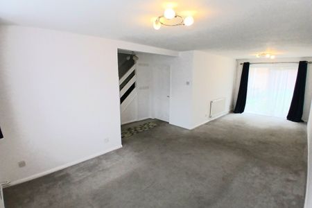 Burghley Close - Photo 3