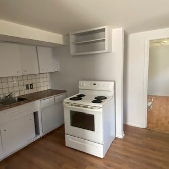 156 Dunlop St, #1 Barrie | $1250 per month | Utilities Included - Photo 1