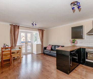 2 Bed Flat, Leslie Park Road, CR0 - Photo 1