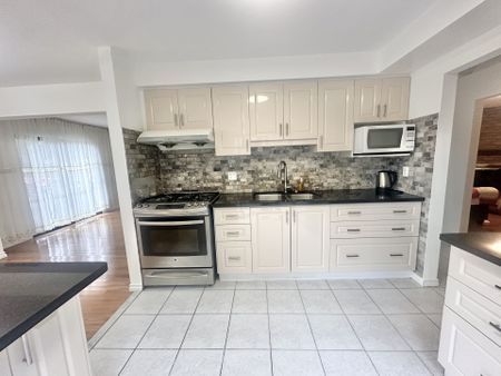 For Lease - 49 Carey Crescent, Markham, Ontario - Photo 3