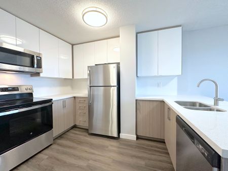 For Lease - 2575 Danforth Avenue Unit# 2312, Toronto, Ontario - Photo 2