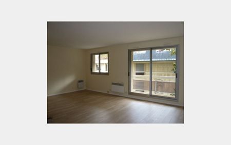 Location Appartement 85.00 m - Photo 2