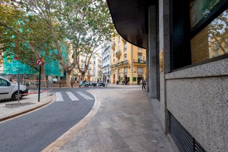 Valencia - Photo 3