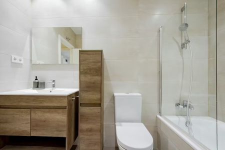 Calle del Castillo, Madrid, Community of Madrid 28010 - Foto 4