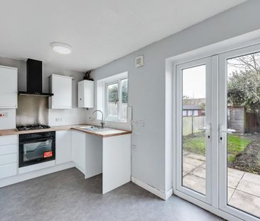 2 bedroom terraced house to rent - Photo 4