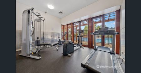 Family Home in Prime Location - Photo 2