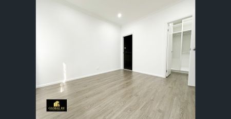 Luxury Living Meets Comfort – Immaculate Family Home in Bonnyrigg - Photo 2