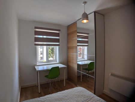 3 bedroom flat to rent - Photo 5