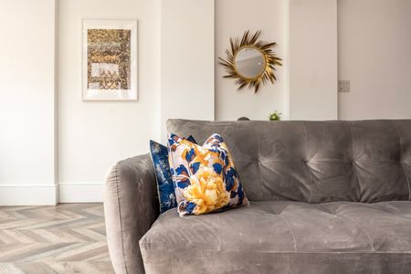 2 Bed Terraced House, Kramer Mews, SW5 - Photo 3