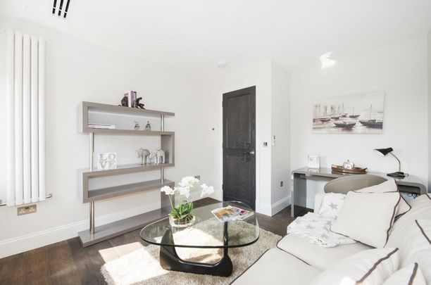 4 bedroom flat to rent - Photo 1