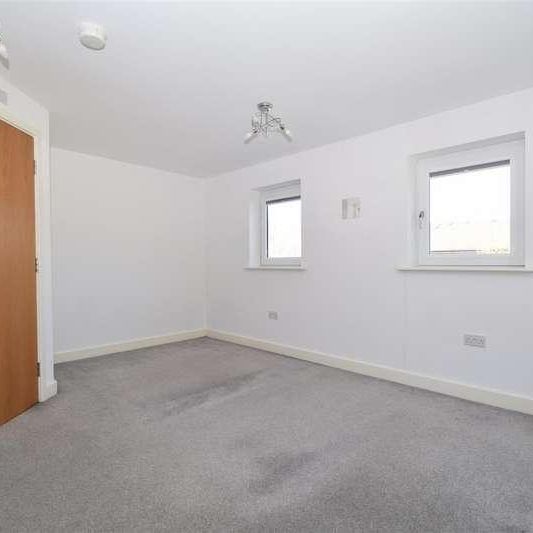 Finchdale Close, Wakefield, WF1 - Photo 1