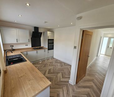 4 Bed Semi-Detached House, Roughwood Road, S61 - Photo 5