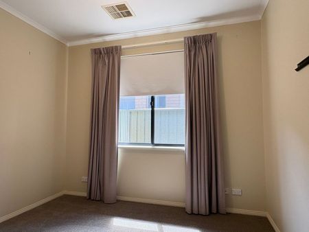 Modern, Stylish Living in Mawson Lakes - Photo 2