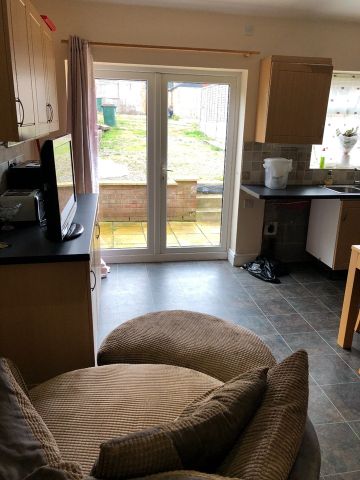 4 Bed Terraced House, Lavender Avenue, CV6 - Photo 3