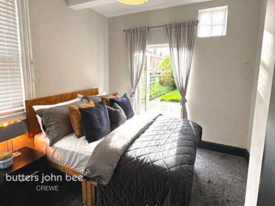 1 bedroom in a house share to rent - Photo 1