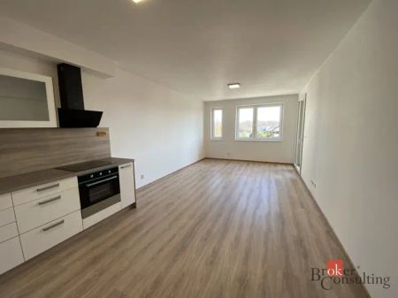 Pronájem bytu 2+kk 77 m - Fotografie 2