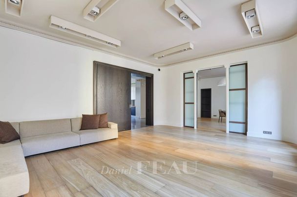 Location appartement, Paris 8ème (75008), 5 pièces, 224.57 m², ref 85828981 - Photo 1
