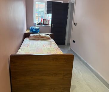 Room in a Shared House, Lankers Drive, HA2 - Photo 5